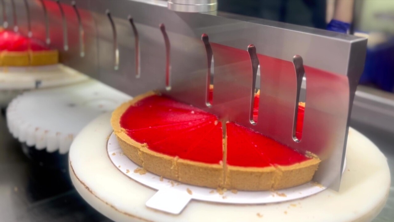 Cutting round tarts