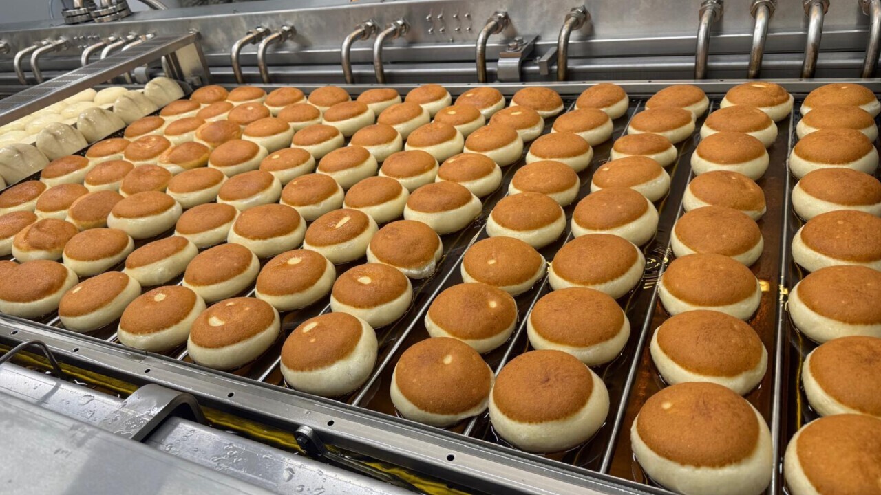 Berliner in ThermoOil heated fryer