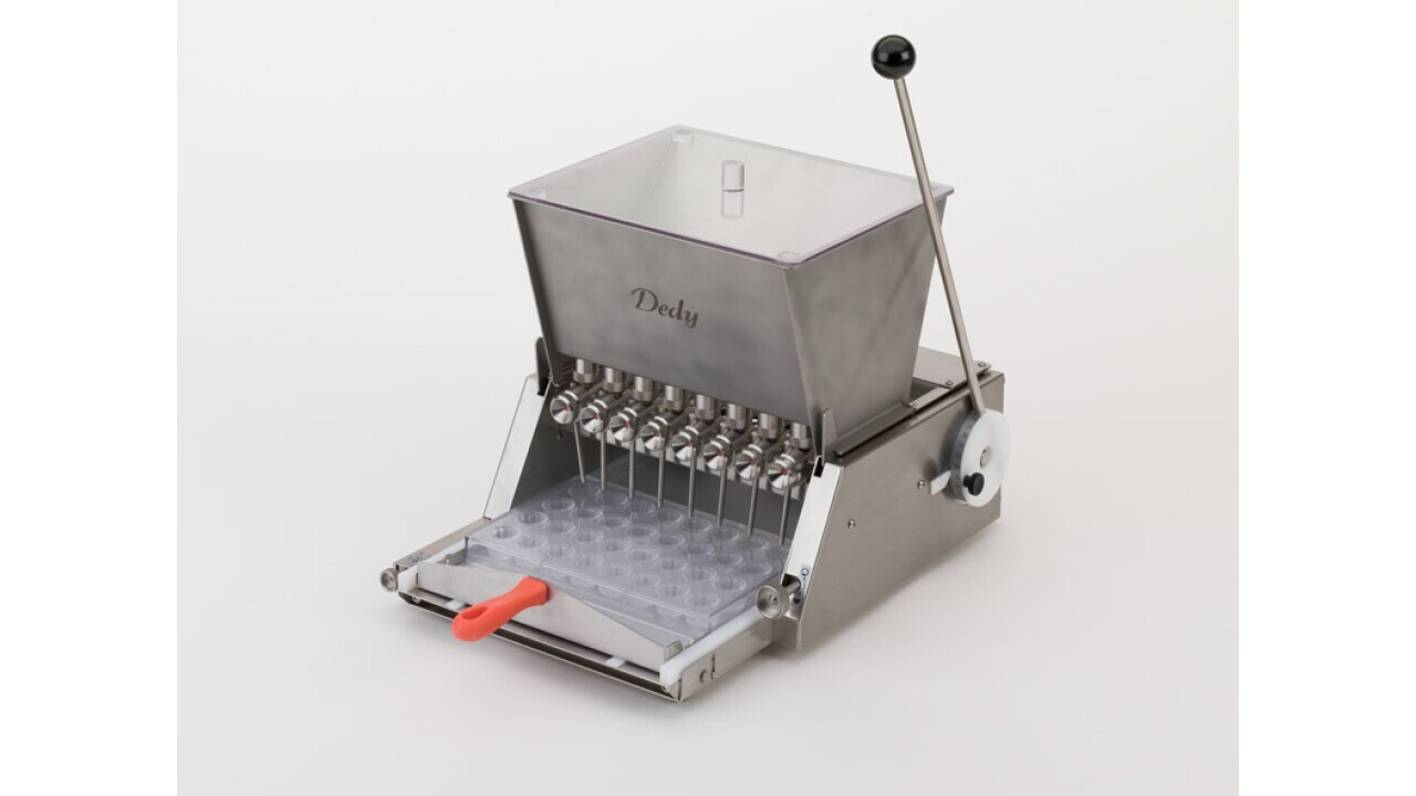 Truffle filling device