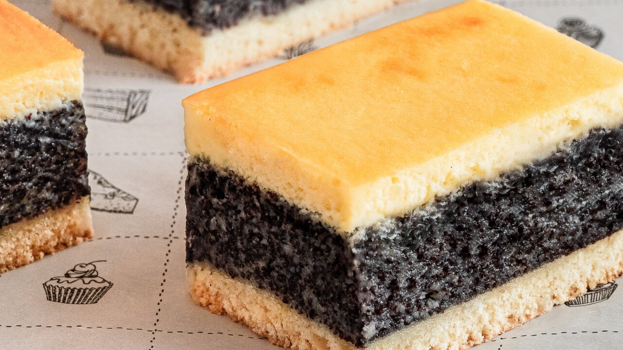BAKELS Dampfmohn-Füllung ist besonders formfest und sorgt auch bei Blechkuchen für ein ansprechendes Schnittbild.