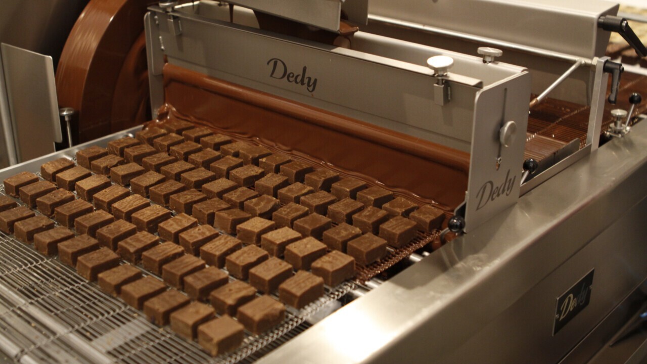 Enrobing chocolates 