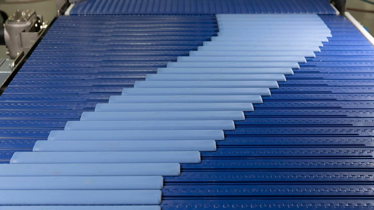 Unlike metal slat switches, AIM Glide does not require any lubrication and is 50% easier to clean. 