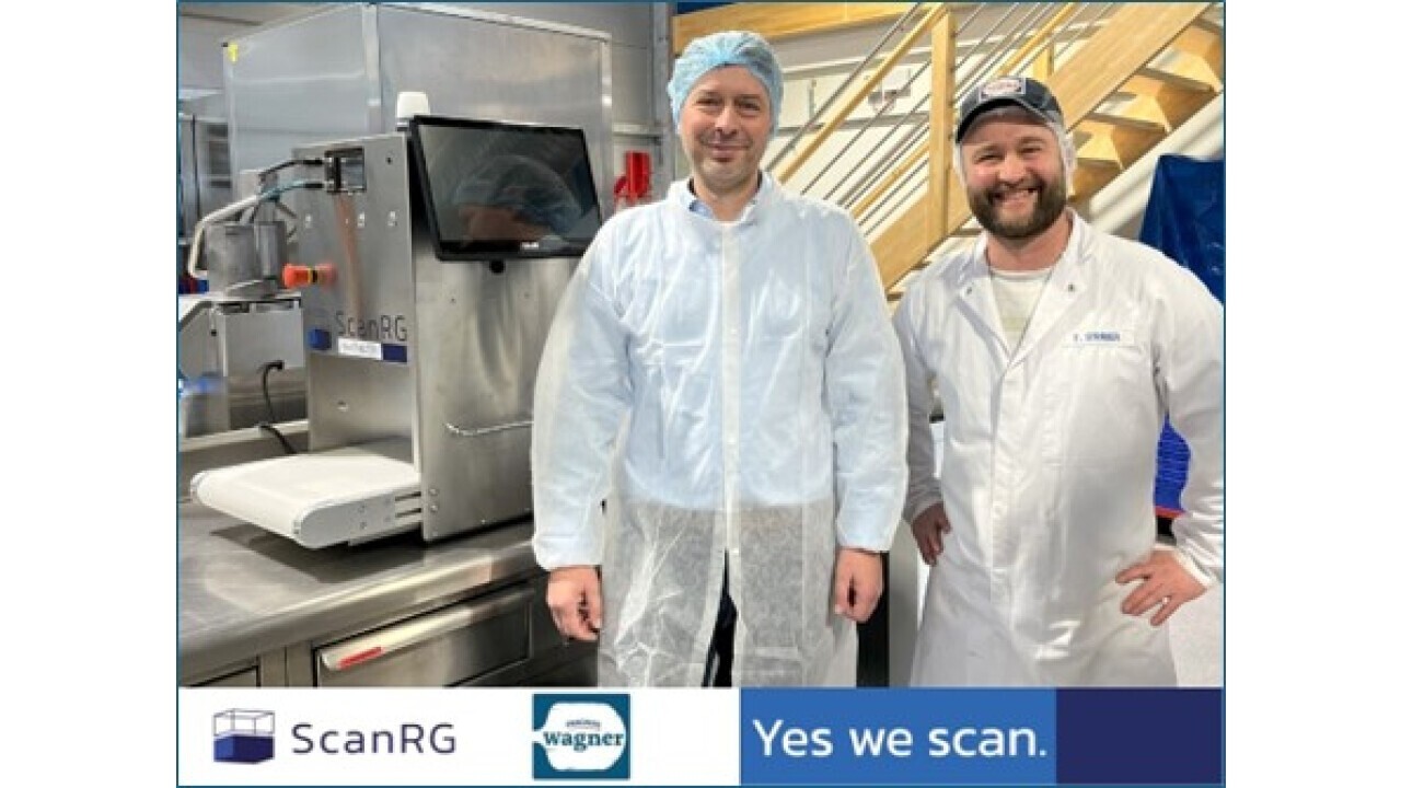 Tobias Sträßer, R&D and Application Group Wagner Pizza GmbH (right), Uladzimir Zhokhavets, Managing Director ScanRG GmbH (left)