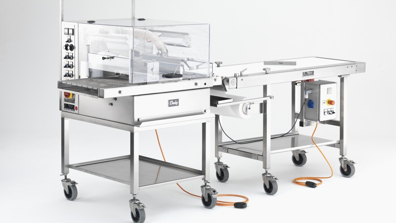 Dedy enrober with 1.5m take-off table with paper belt