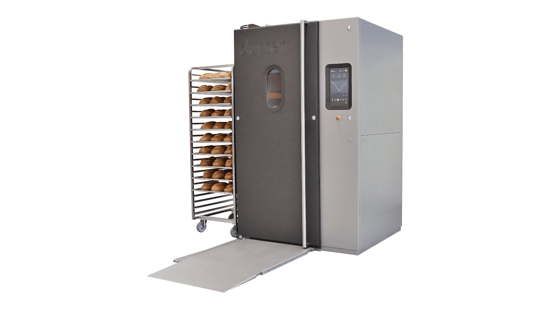 Ein großer industrieller Brotofen mit Glastür, digitaler Schalttafel, Metallrampe und einem mit Brotlaiben gefüllten Regal daneben.