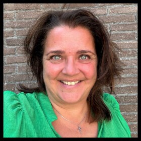 Natasja Peeters