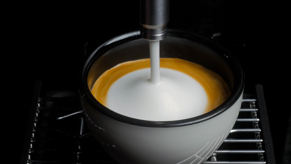 Prämierter Latte Art Milchschaum