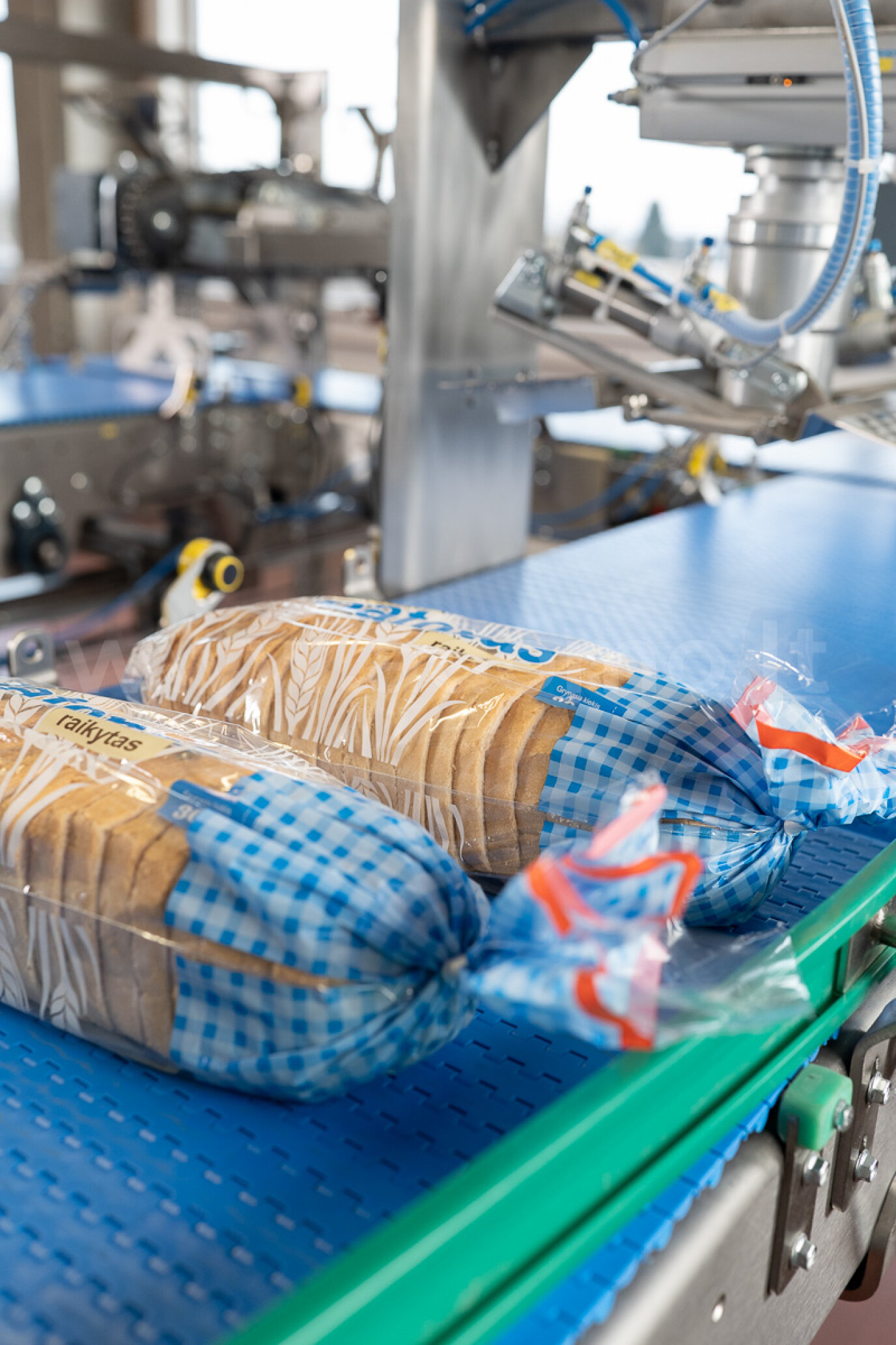 Dovaina post packaging line
